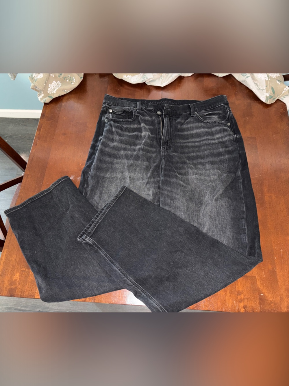 American Eagle Outfitters Women's Black Washed Straight Leg Jeans